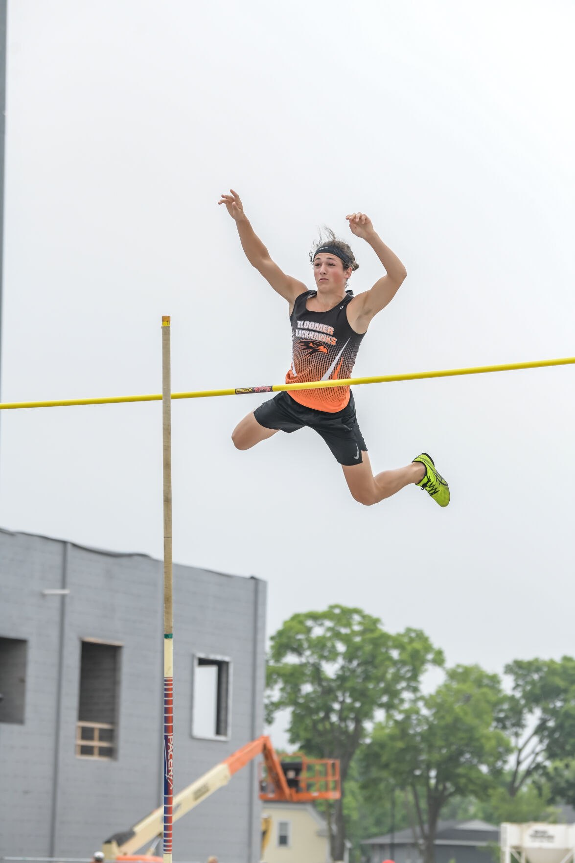 JMP_0098Zwiefelhofer_Bloomer_PoleVault.jpg